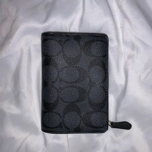 Coach signature medium corner zip wallet